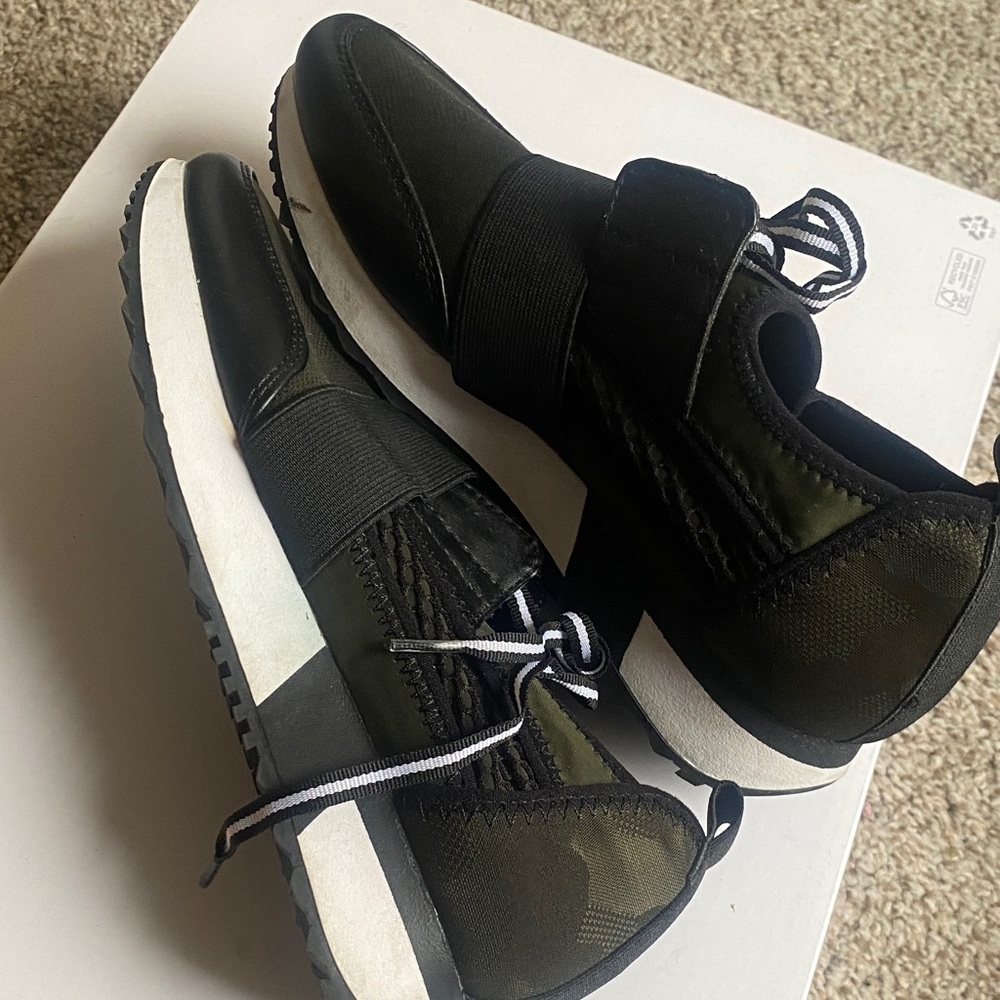Steve Madden Black and White Sneakers